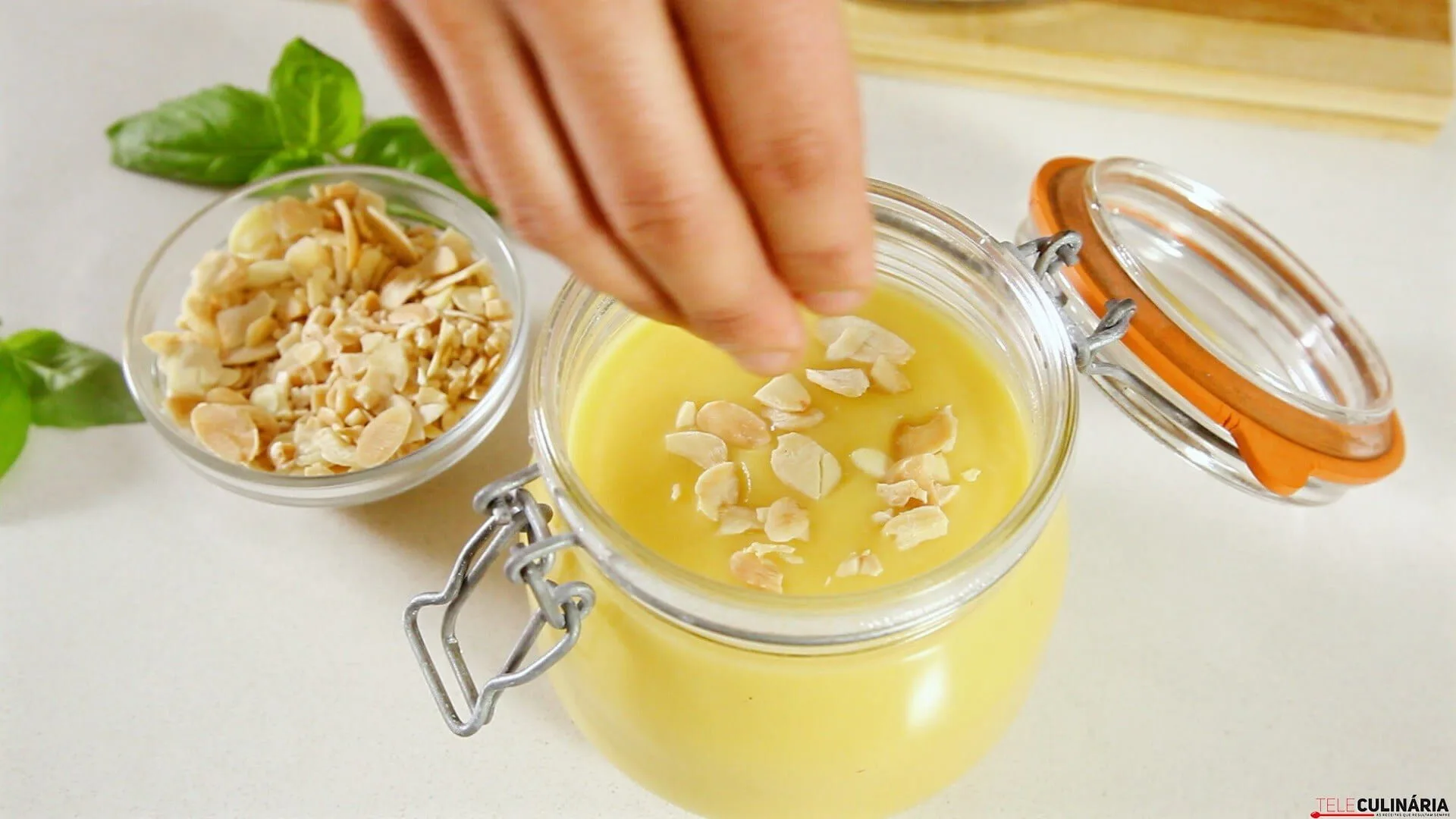 Creme de couve-flor com amêndoas torradas