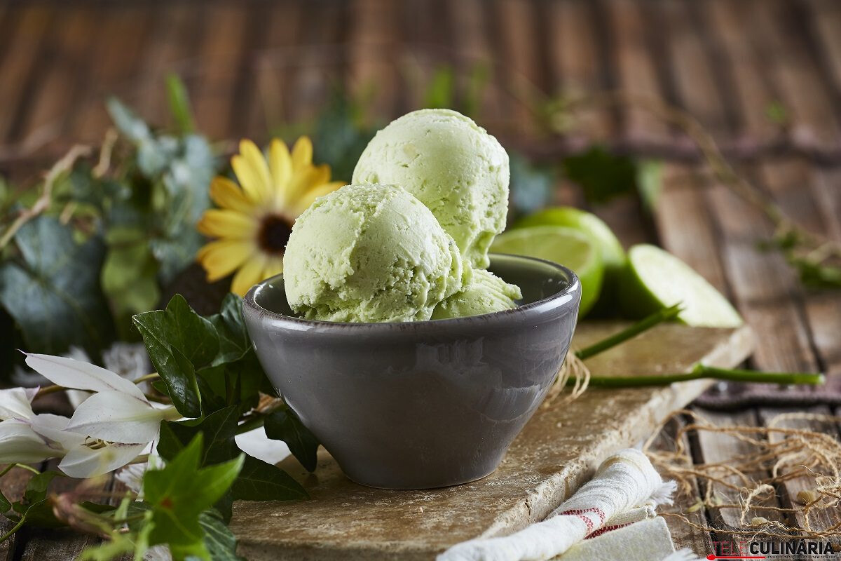 Gelado de abacate e lima