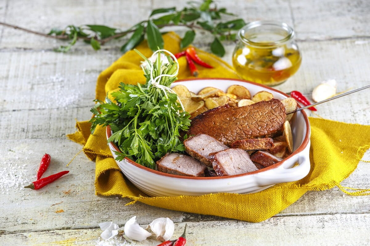 Vitela assada no espeto à moda de Bragança