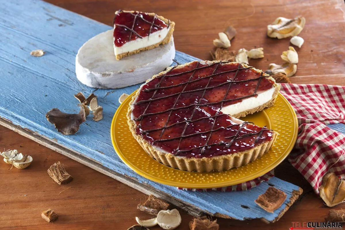 Tarte de bolacha com natas