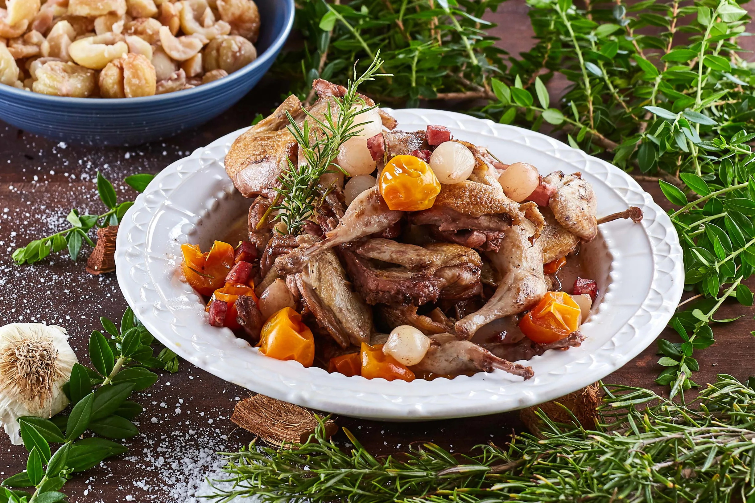 Codornizes com vinho tinto