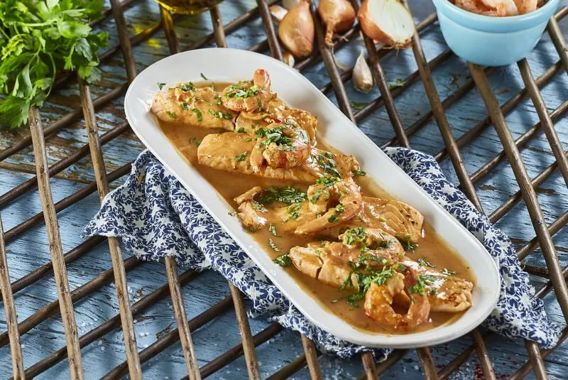 Salmão com molho de marisco