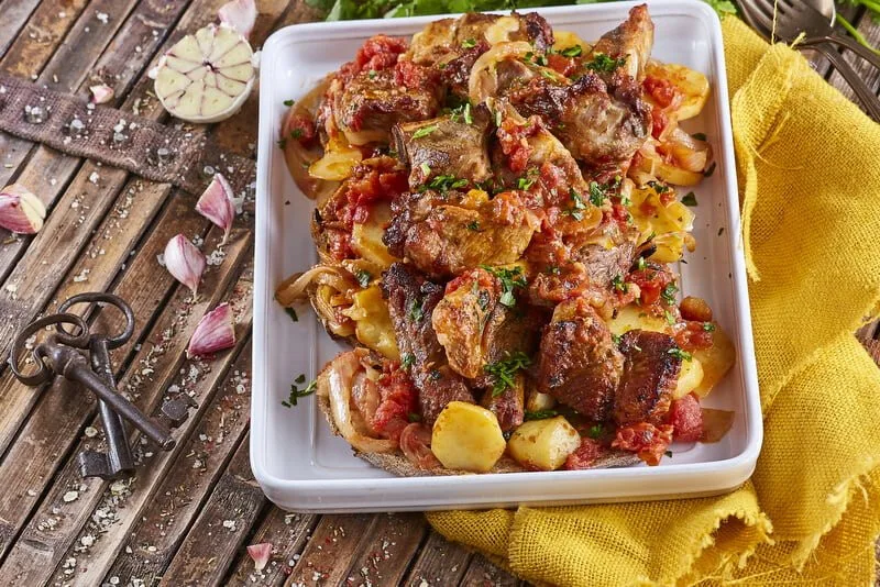 Entrecosto assado com cebolada