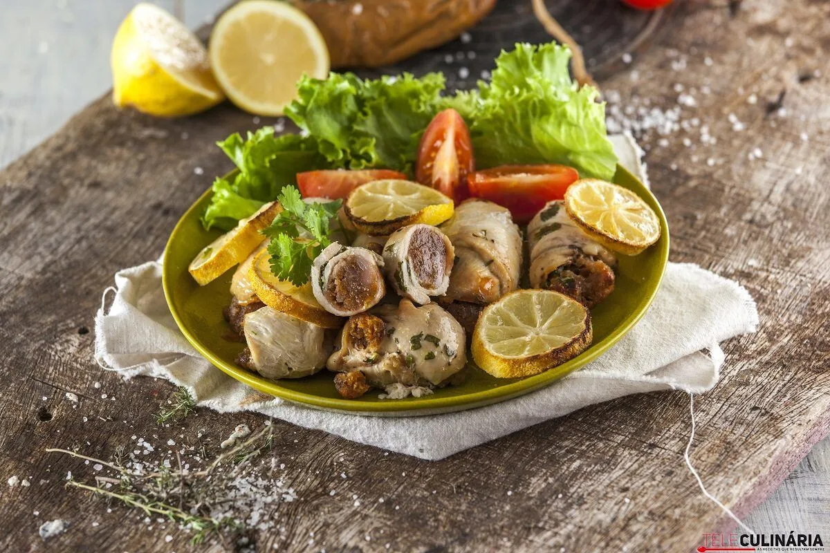 Bifes de frango enrolados com farinheira