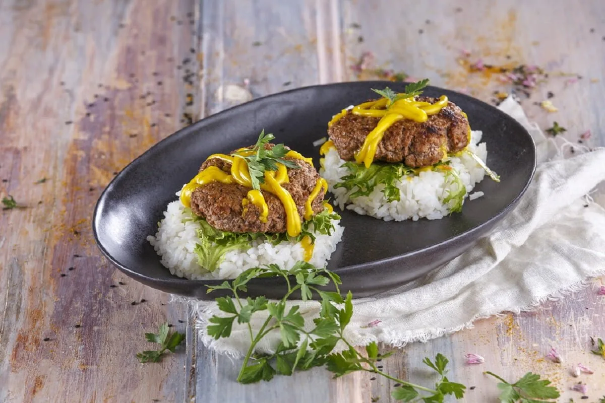 Hambúrguer em pão de arroz