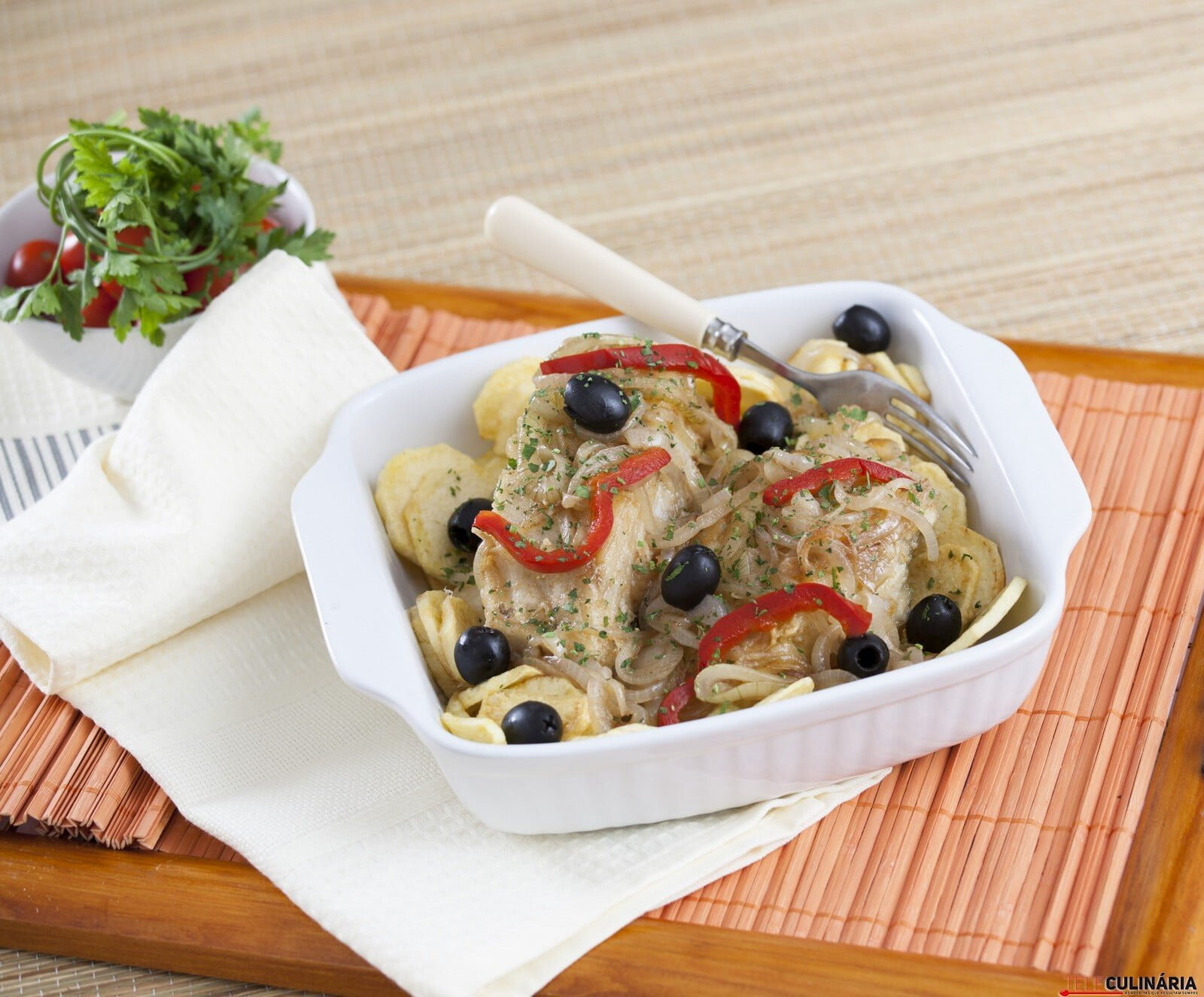 Bacalhau frito em cebolada