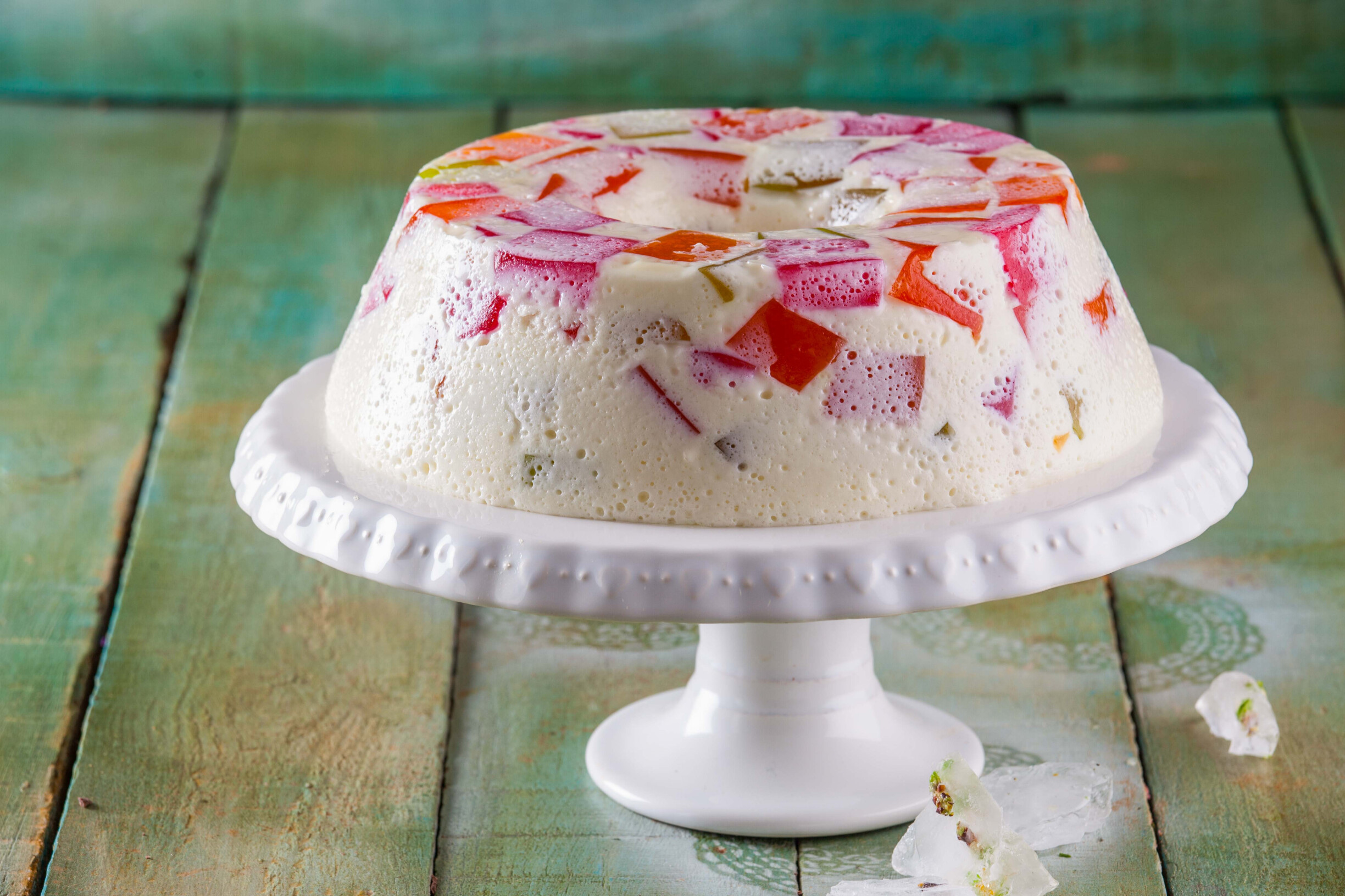 Pudim de gelatina colorido