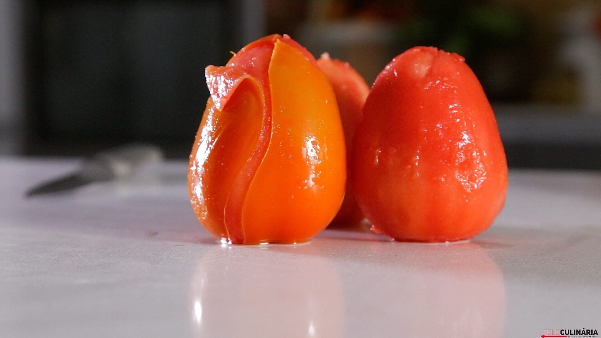 Pelar e cortar tomate