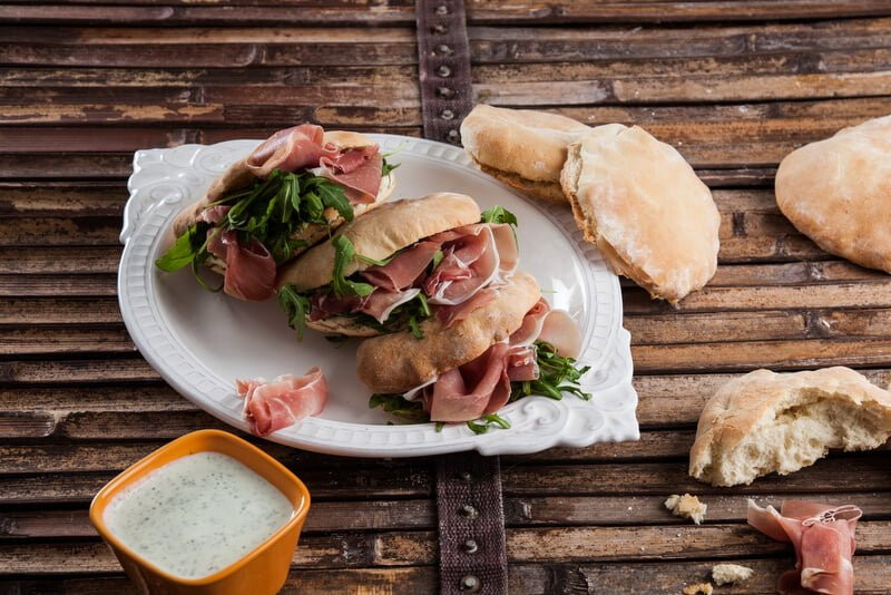Pão pita com presunto (robot de cozinha)