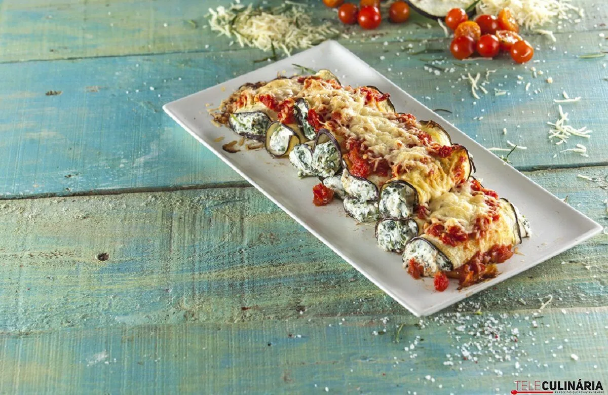 Rolinhos de beringela com espinafres e ricota