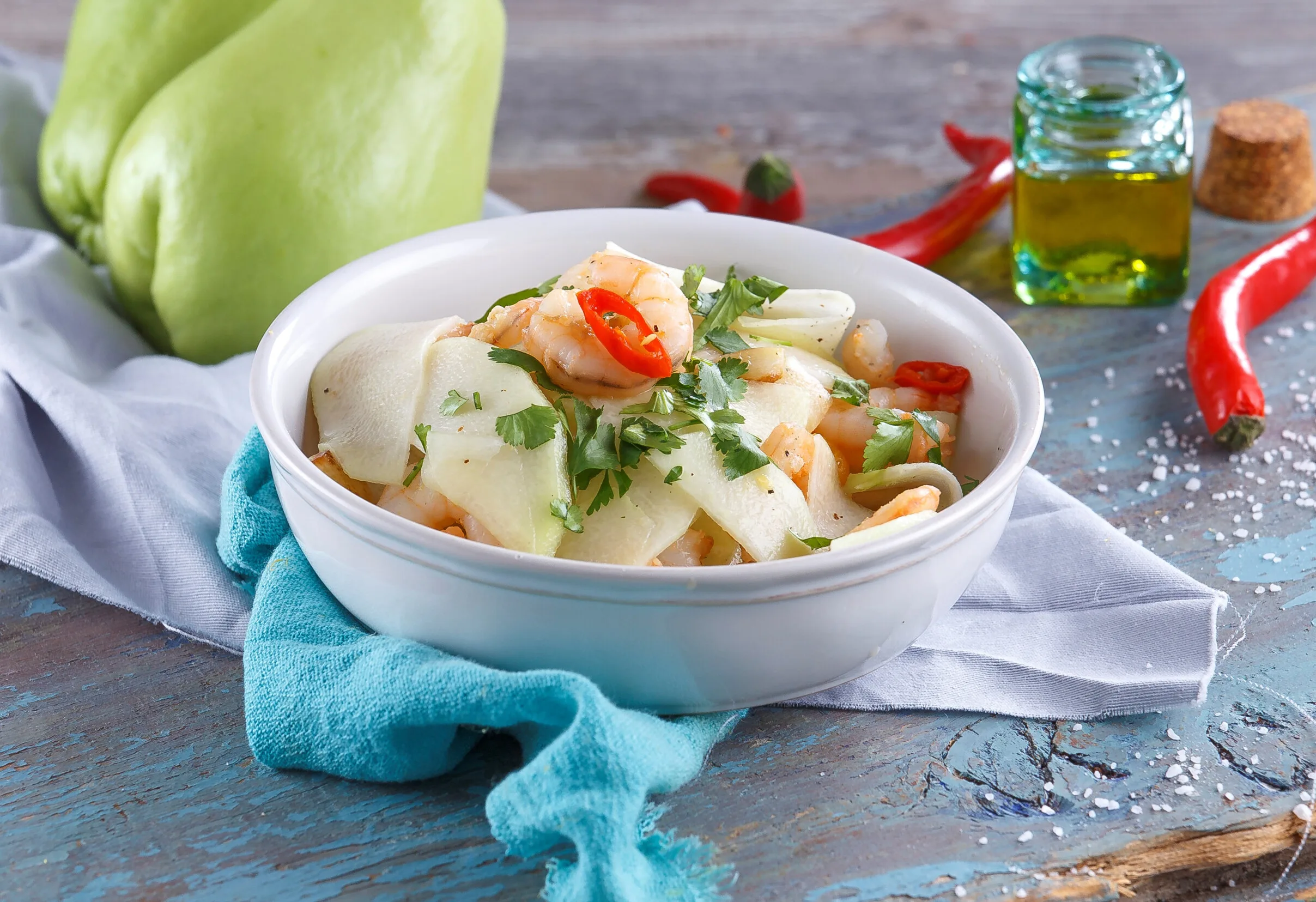 Salada de chuchu com camarão