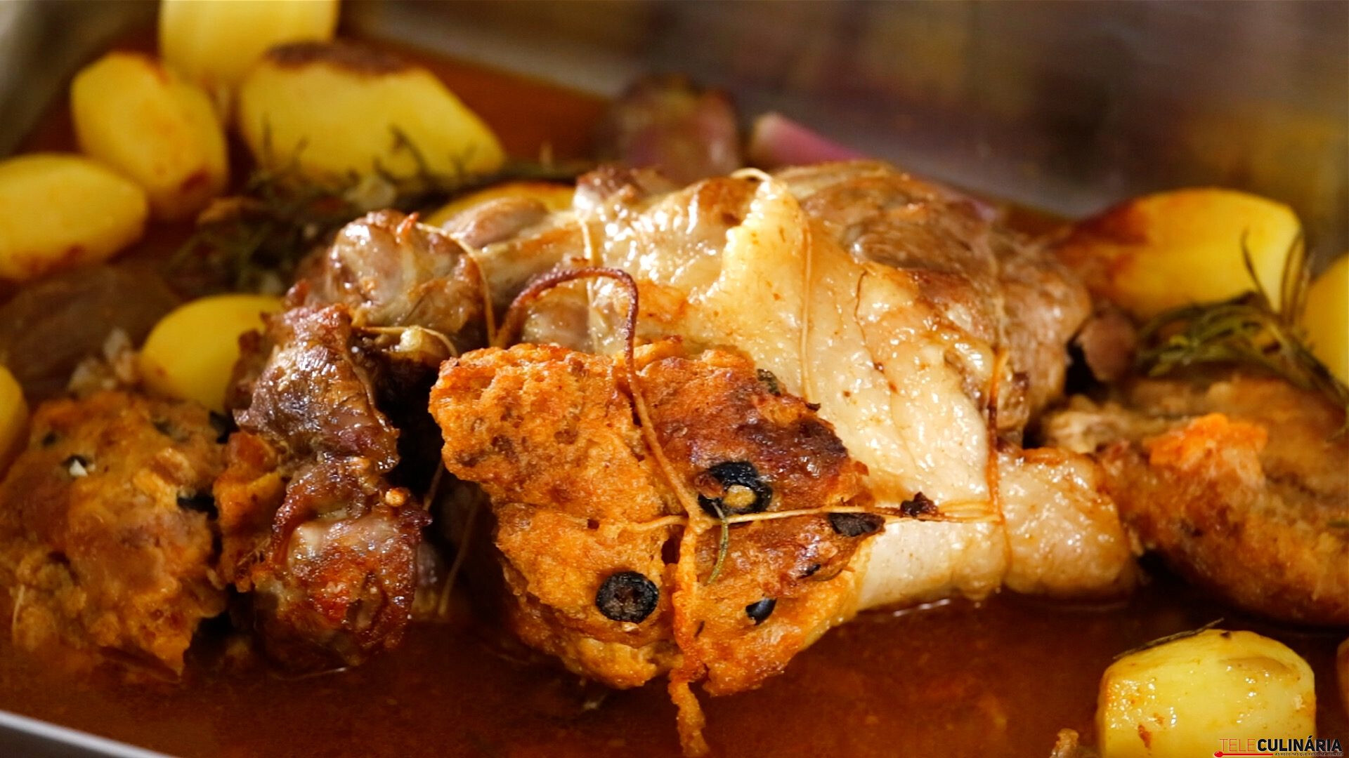 Perna de borrego no forno - Receita AEG