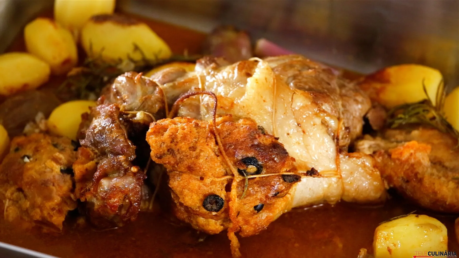 Perna de borrego no forno - Receita AEG