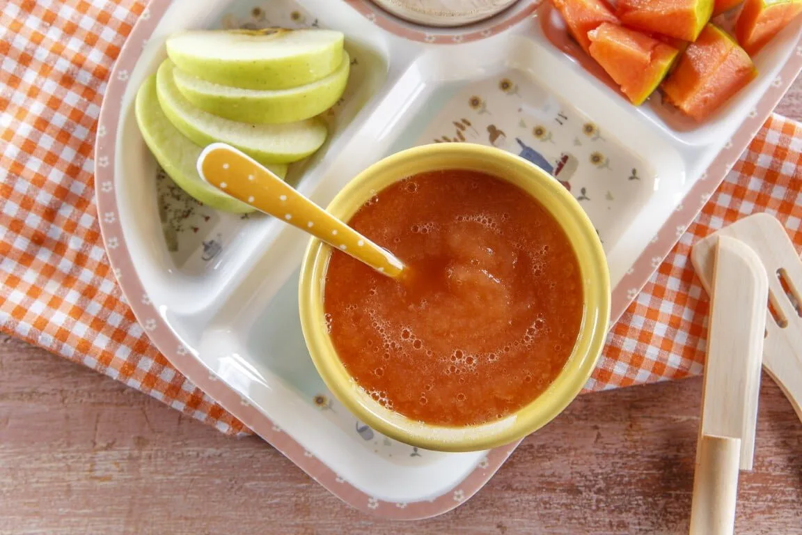 Puré de papaia e maçã com cereais (bebé a partir dos 6 meses)