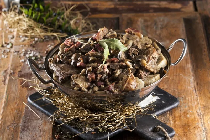 Perdiz com cogumelos