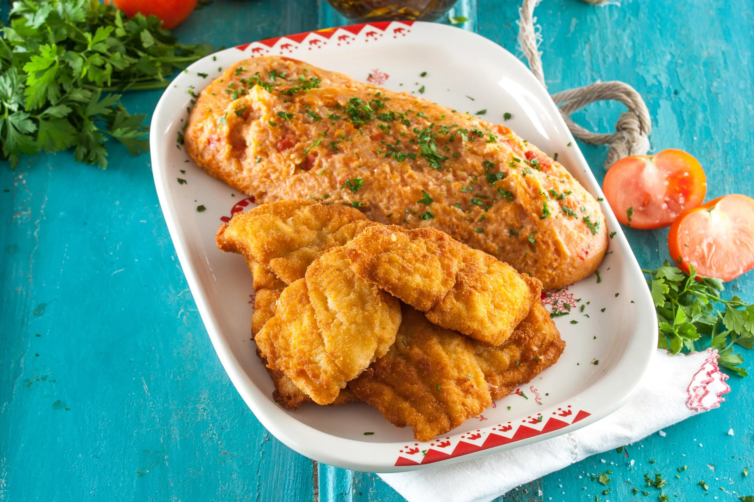 Migas de tomate com peixe frito