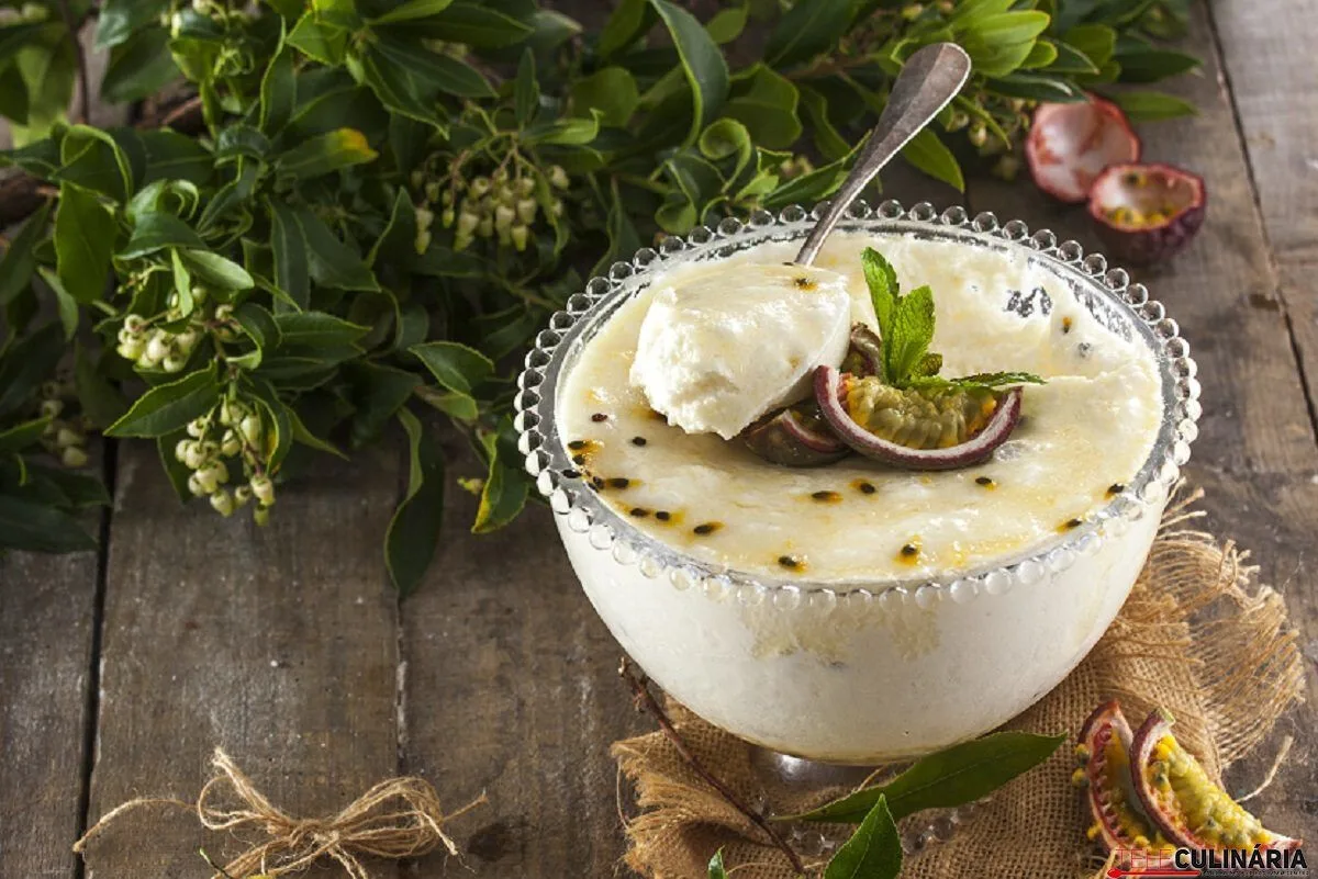 Cremoso de iogurte e maracujá