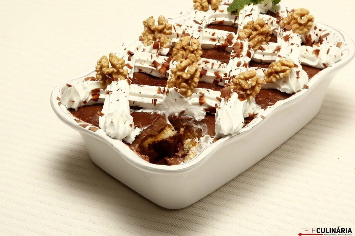 Pavê de chocolate com nozes