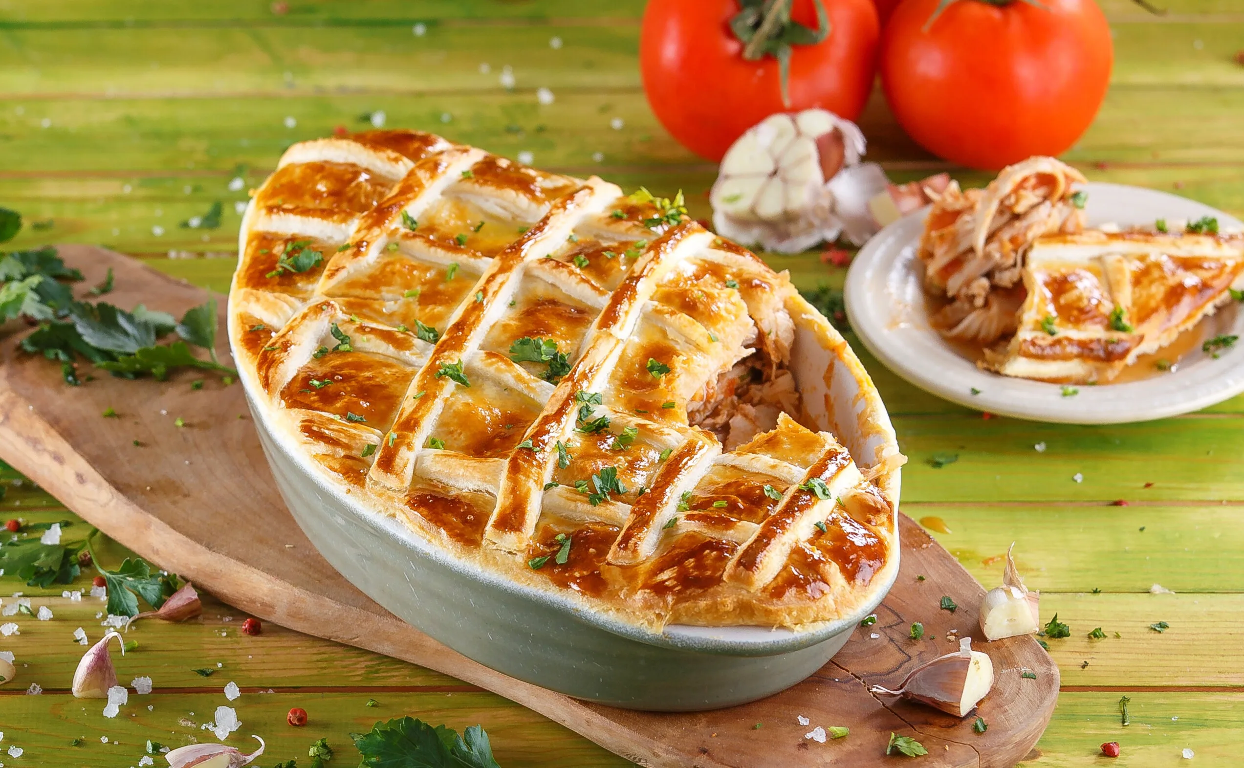 Empadão folhado de frango