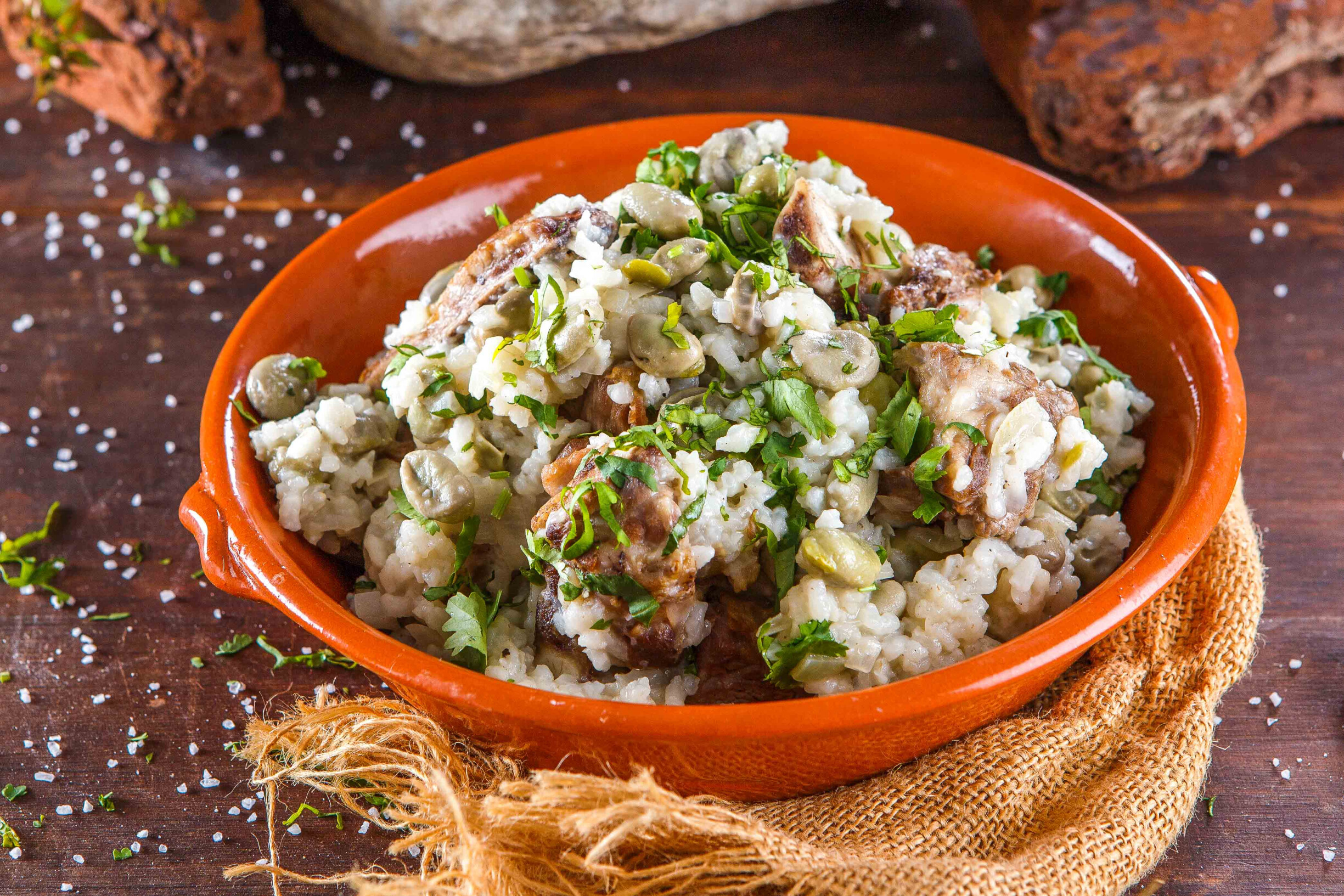 Arroz de entrecosto com favas