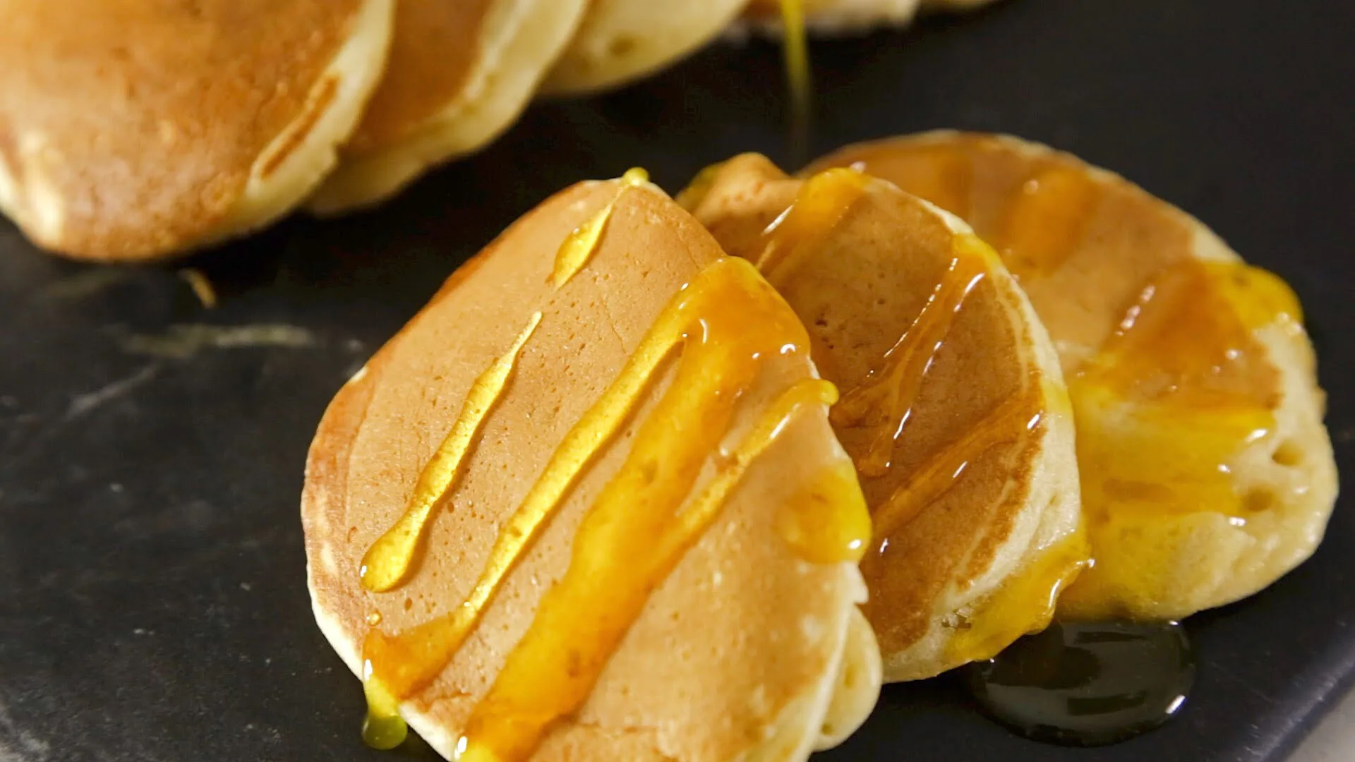 Panquecas com molho de manga