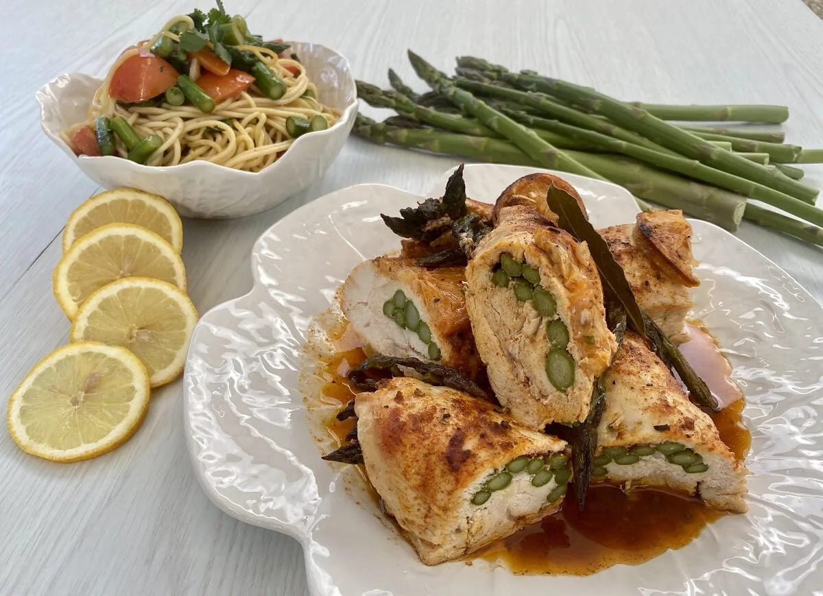 Peitos de frango recheados com espargos