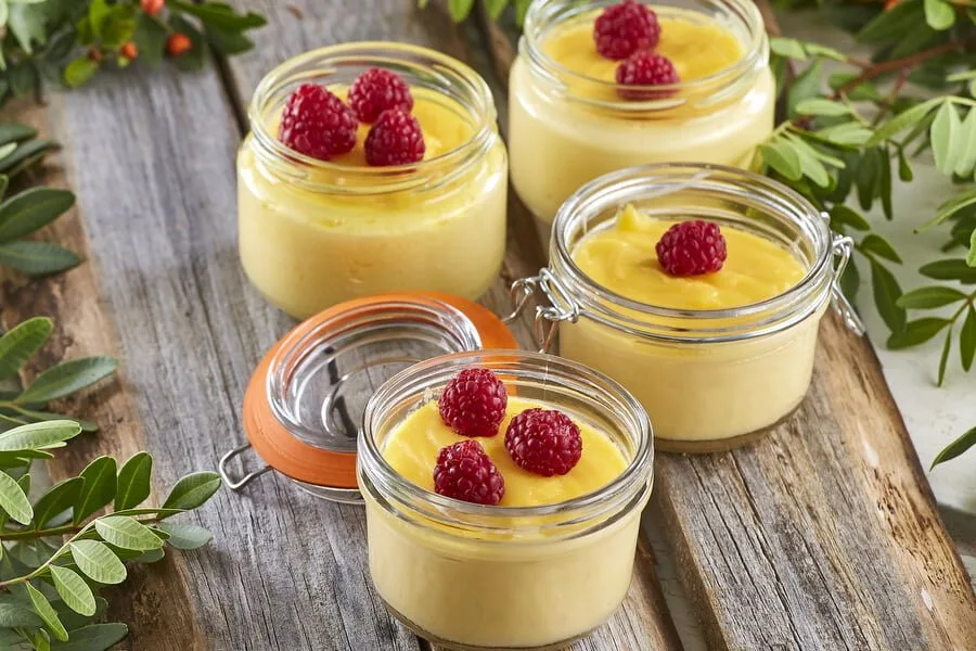 Creme de limão com framboesas