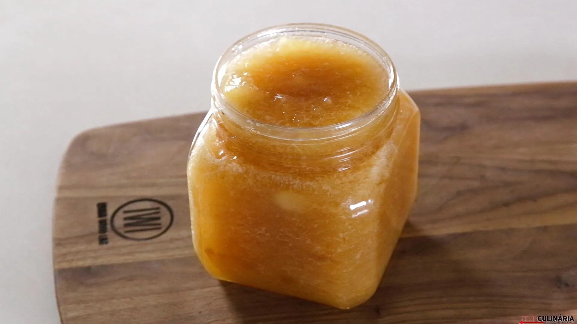 Compota de pêssego paraguaio