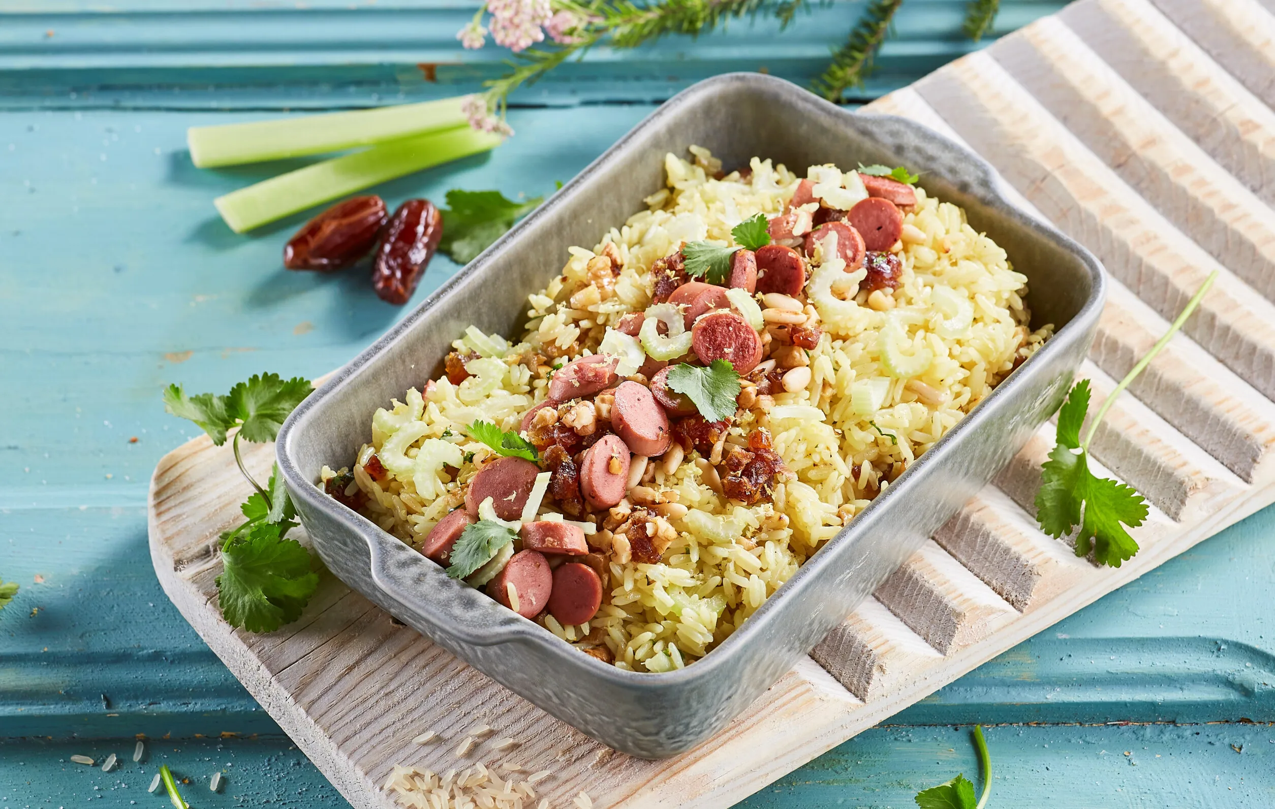 Salada fria de salsicha e arroz