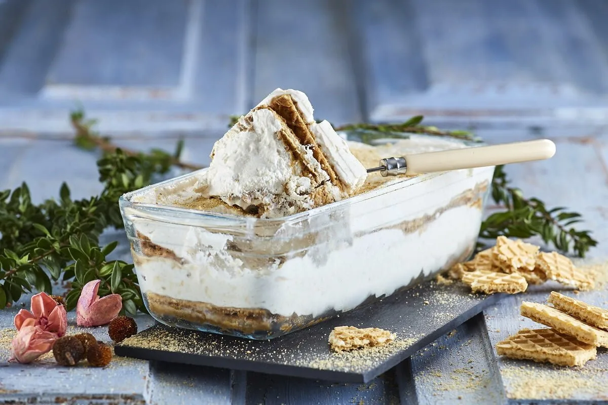 Bolo de bolacha com natas e iogurte