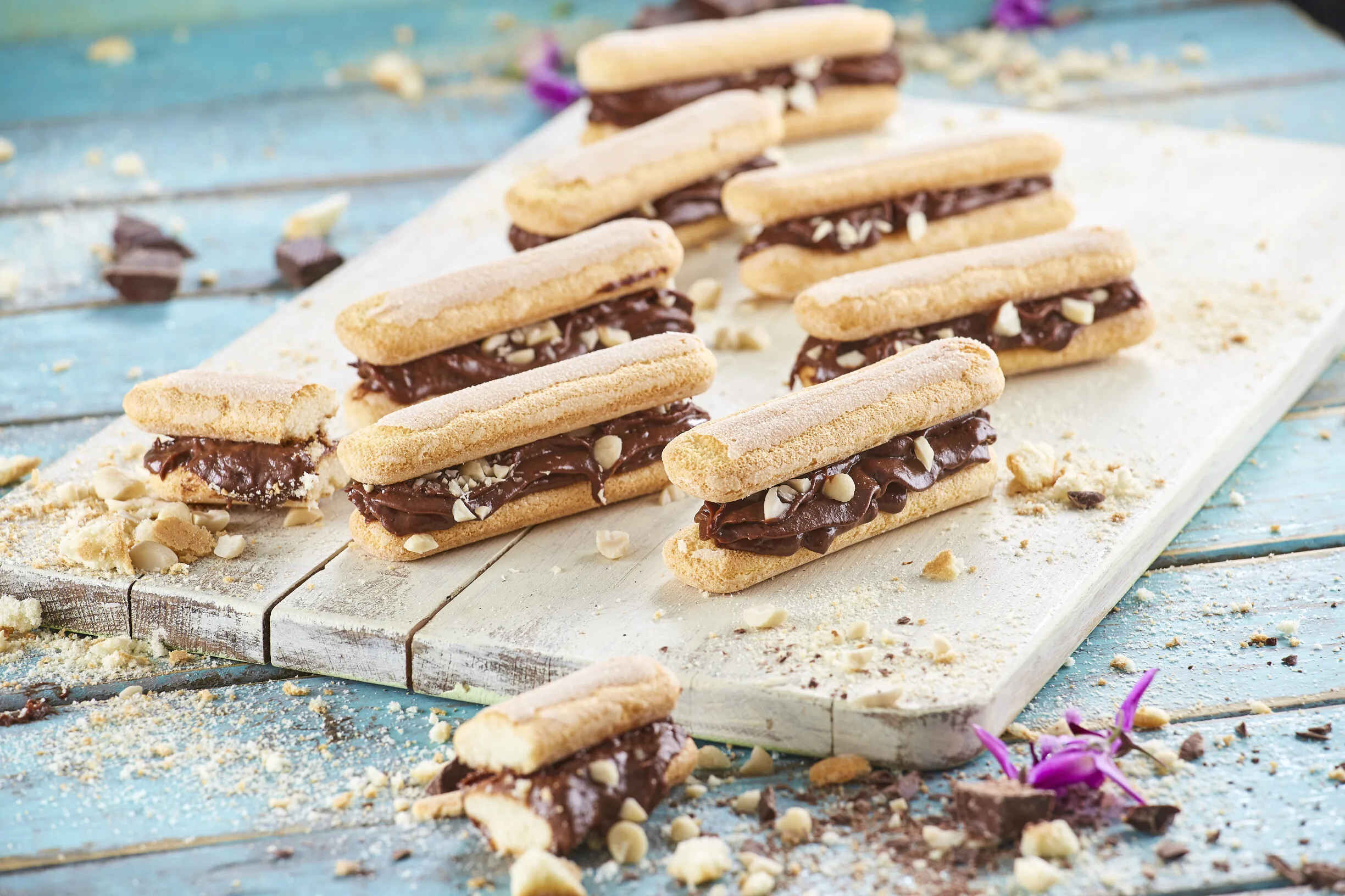 Palitos la reine com creme de chocolate