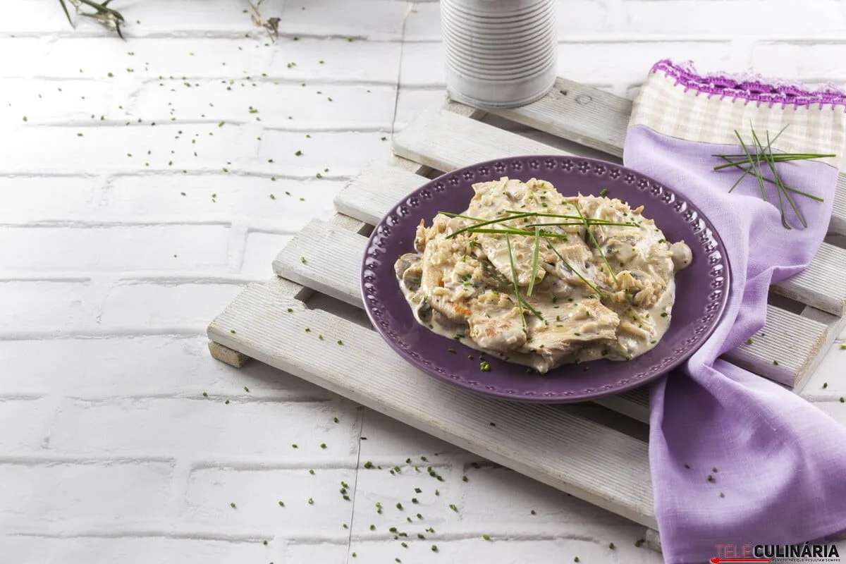 Bifes de peru com cogumelos (video)