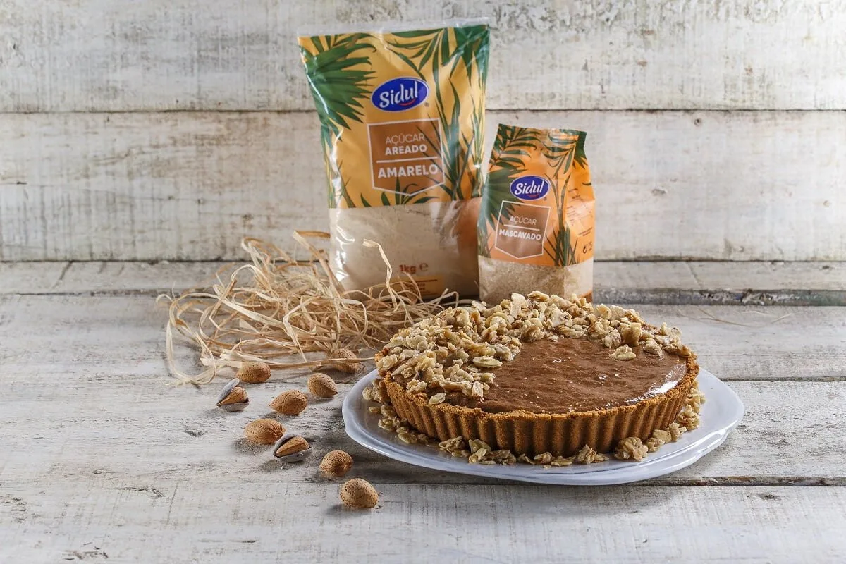 Tarte mousse de chocolate com abacate e praline de amêndoa – Sidul