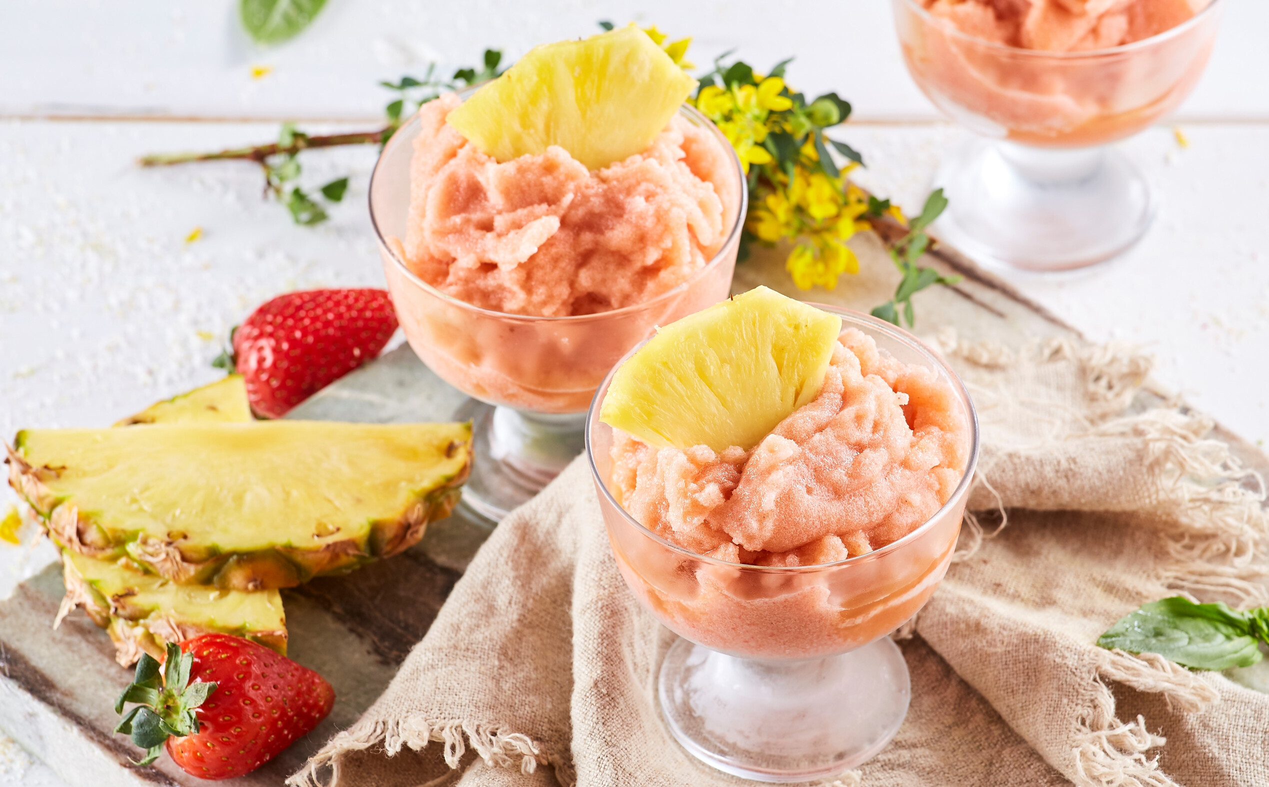 Granizado de ananás e morango