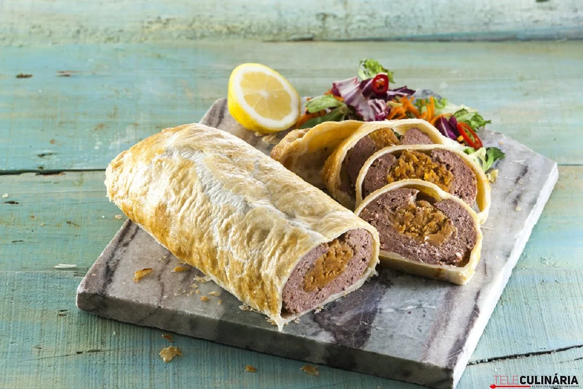 Rolo de carne recheado com alheira e farinheira