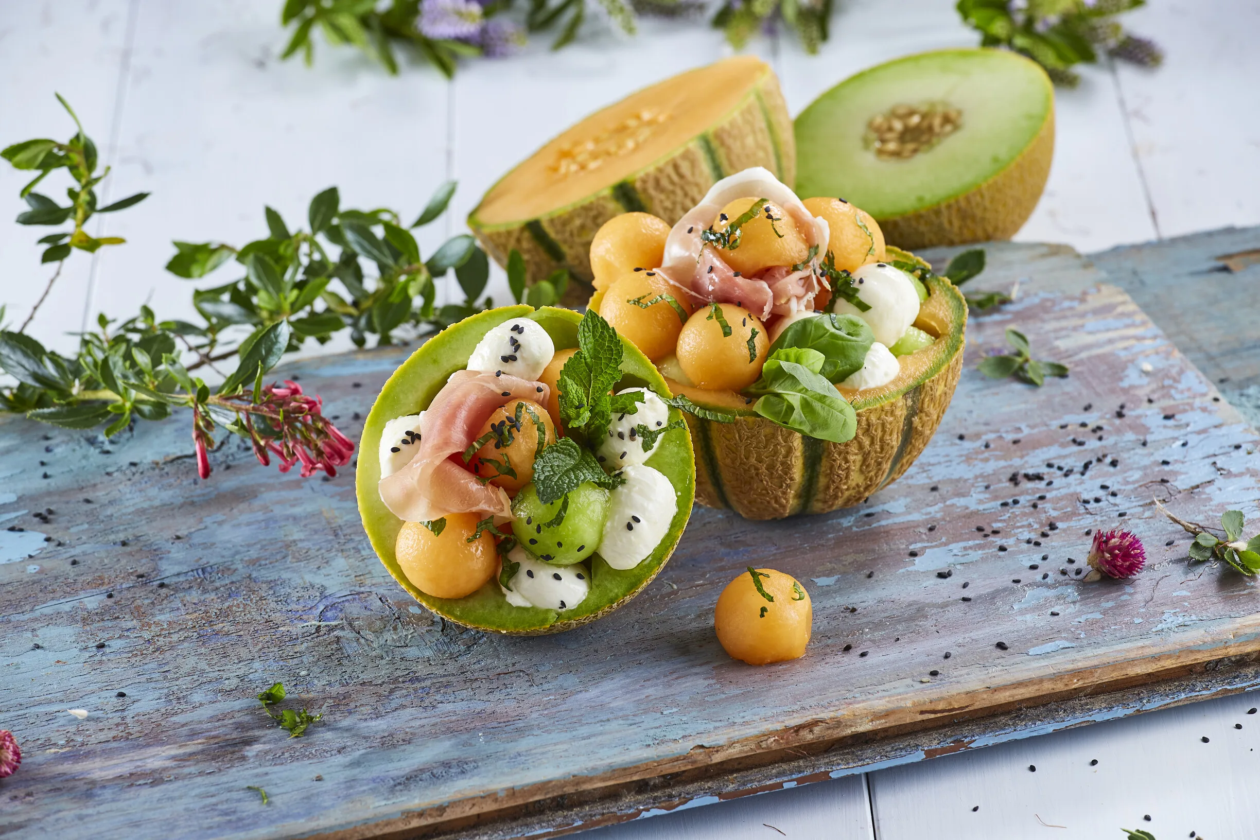 Salada de meloa com presunto e mozarela