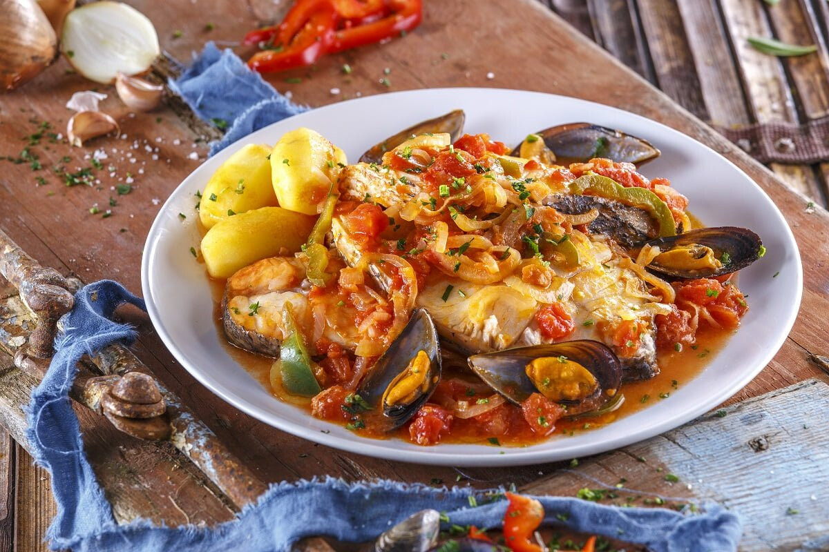 Garoupa estufada com marisco
