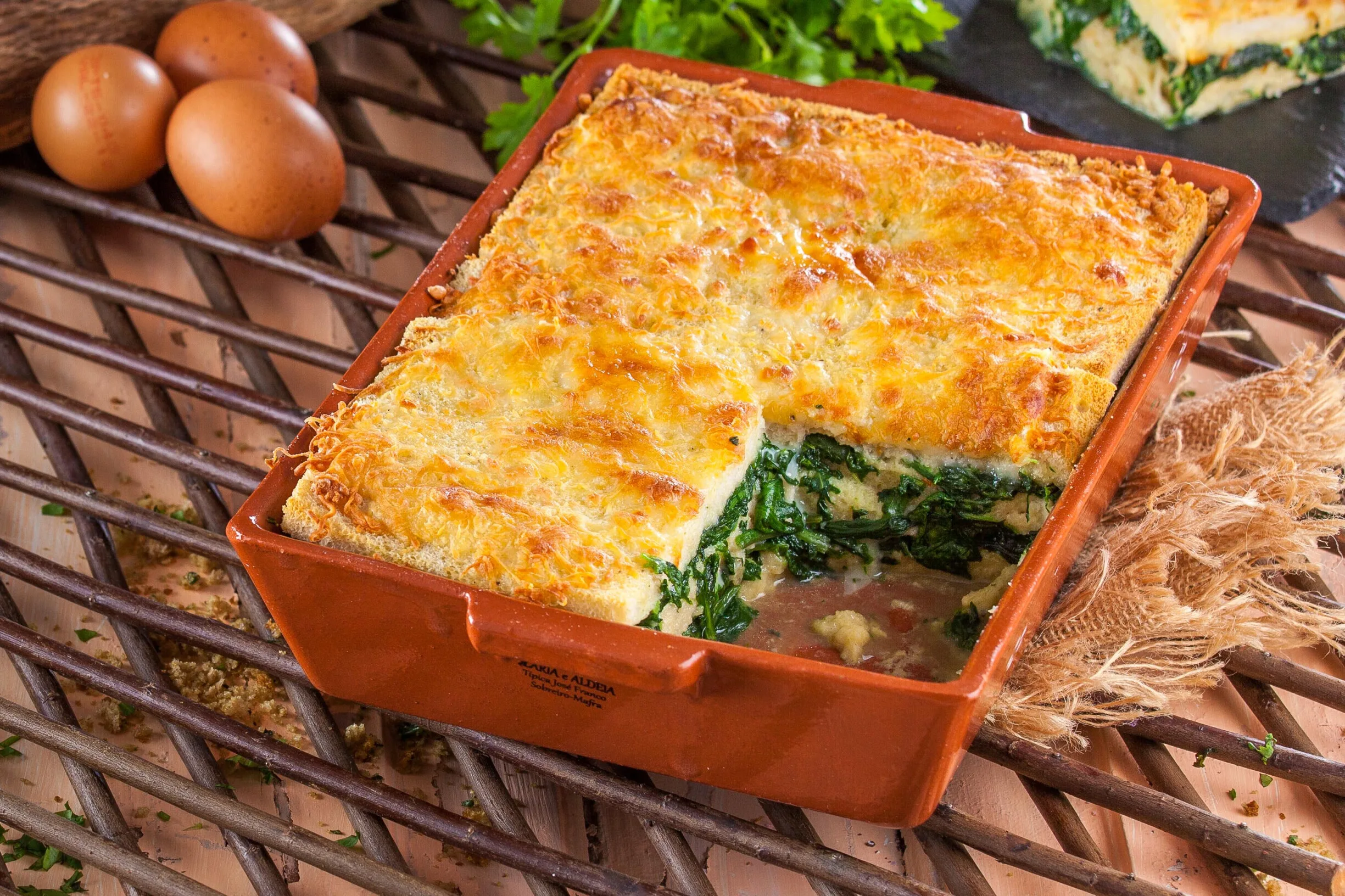 Pudim de espinafres e pão