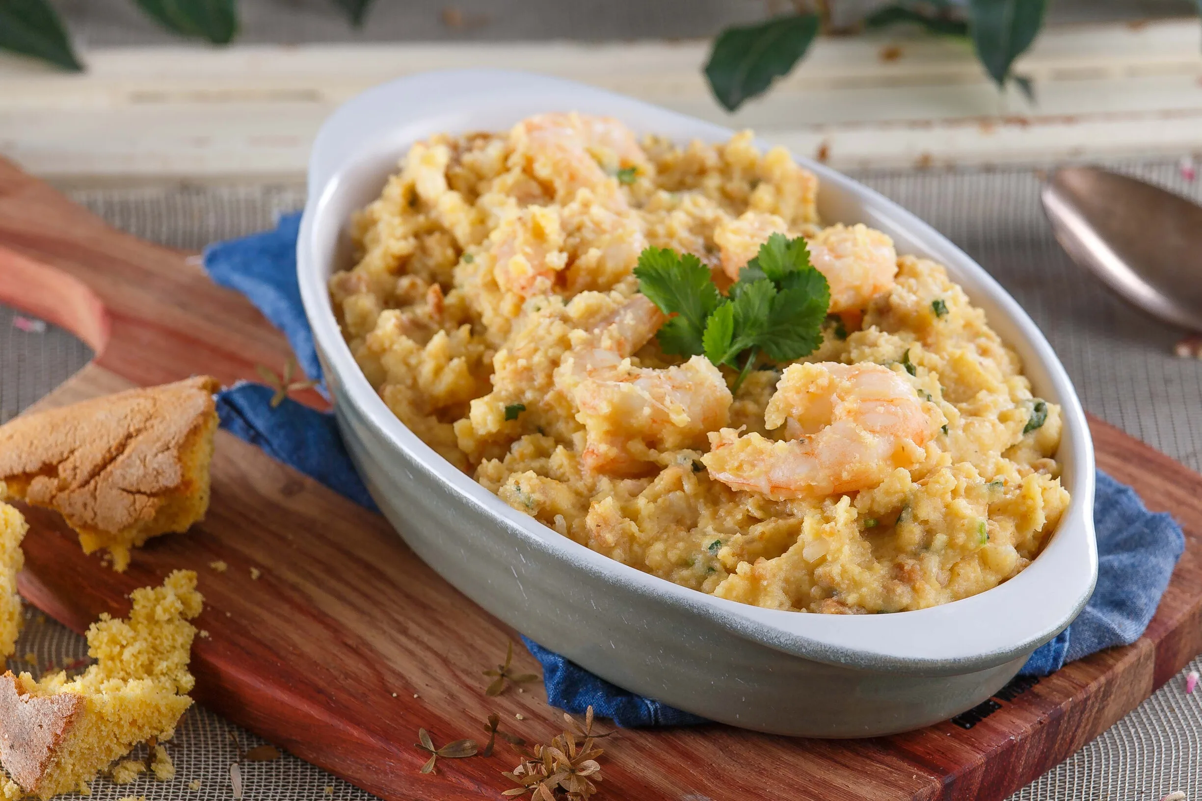 Açorda de broa com camarão