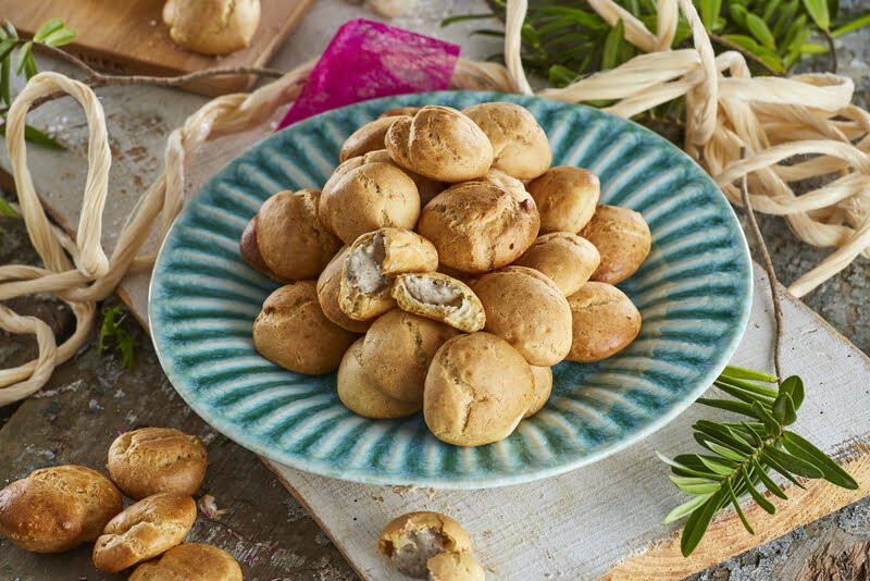 Choux recheados com queijo da serra e cogumelos