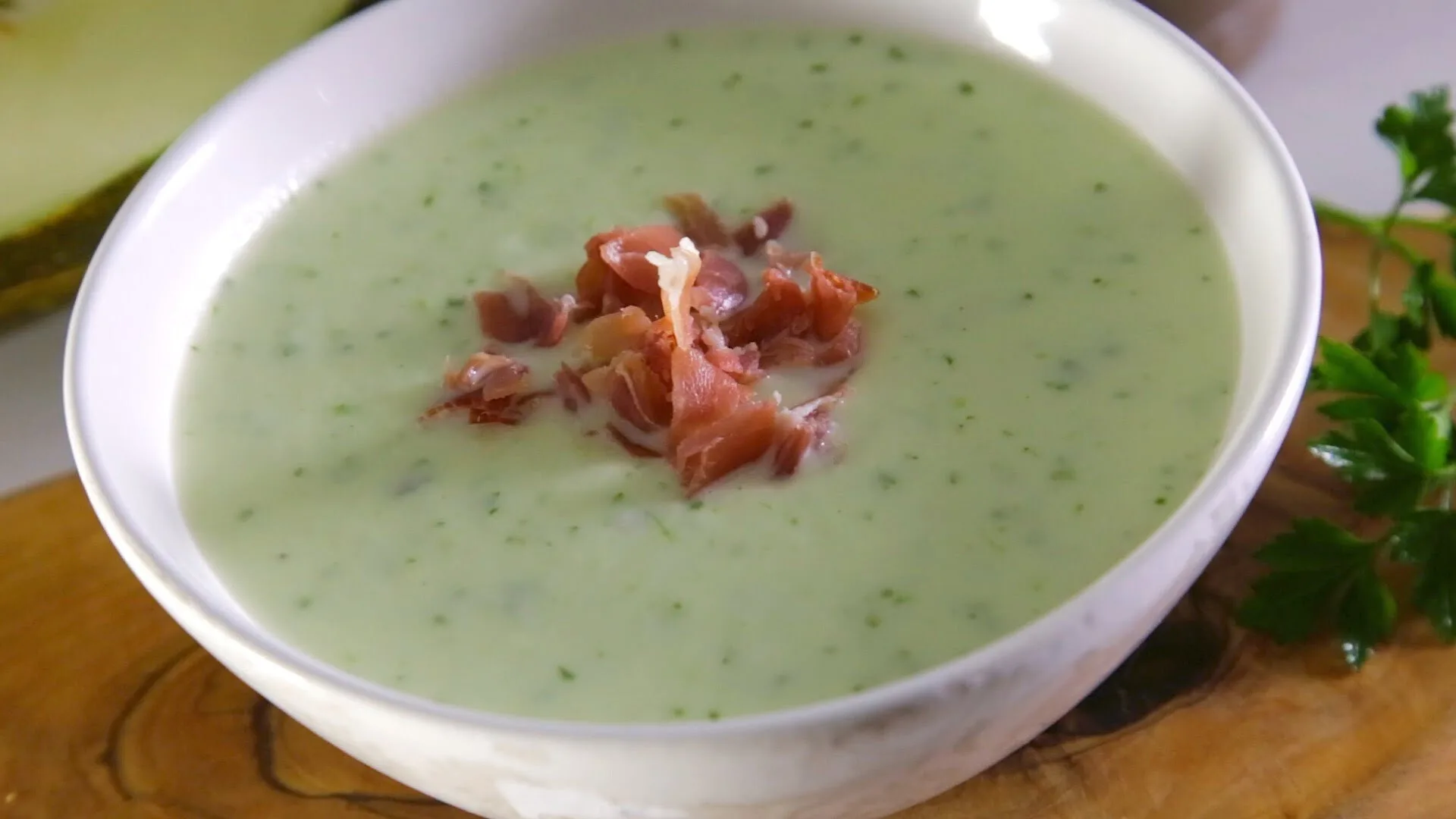 Sopa de melão com presunto