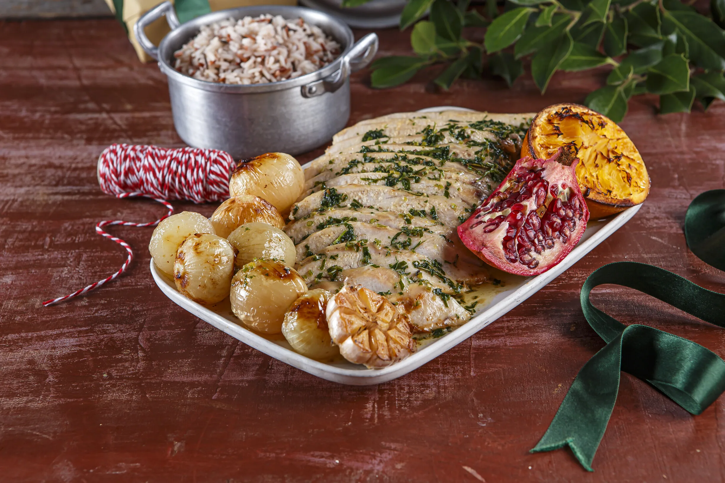 Peru assado com arroz selvagem