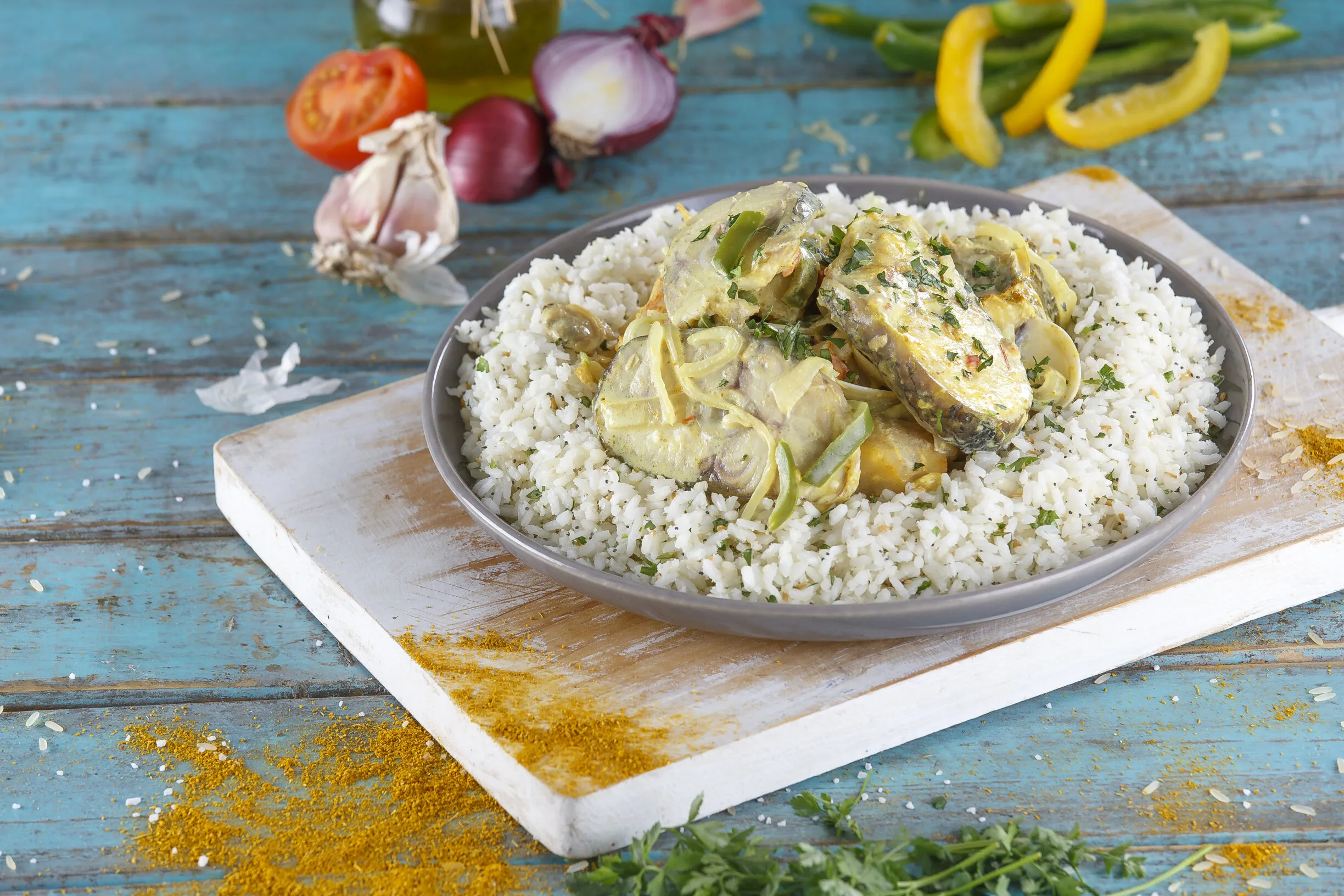 Caril de peixe com arroz