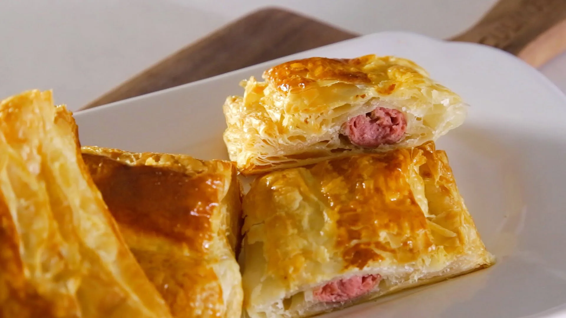 Folhados de salsicha