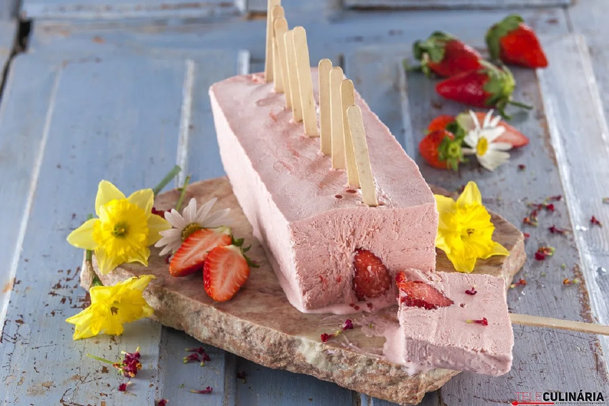 Gelado da banana e morango