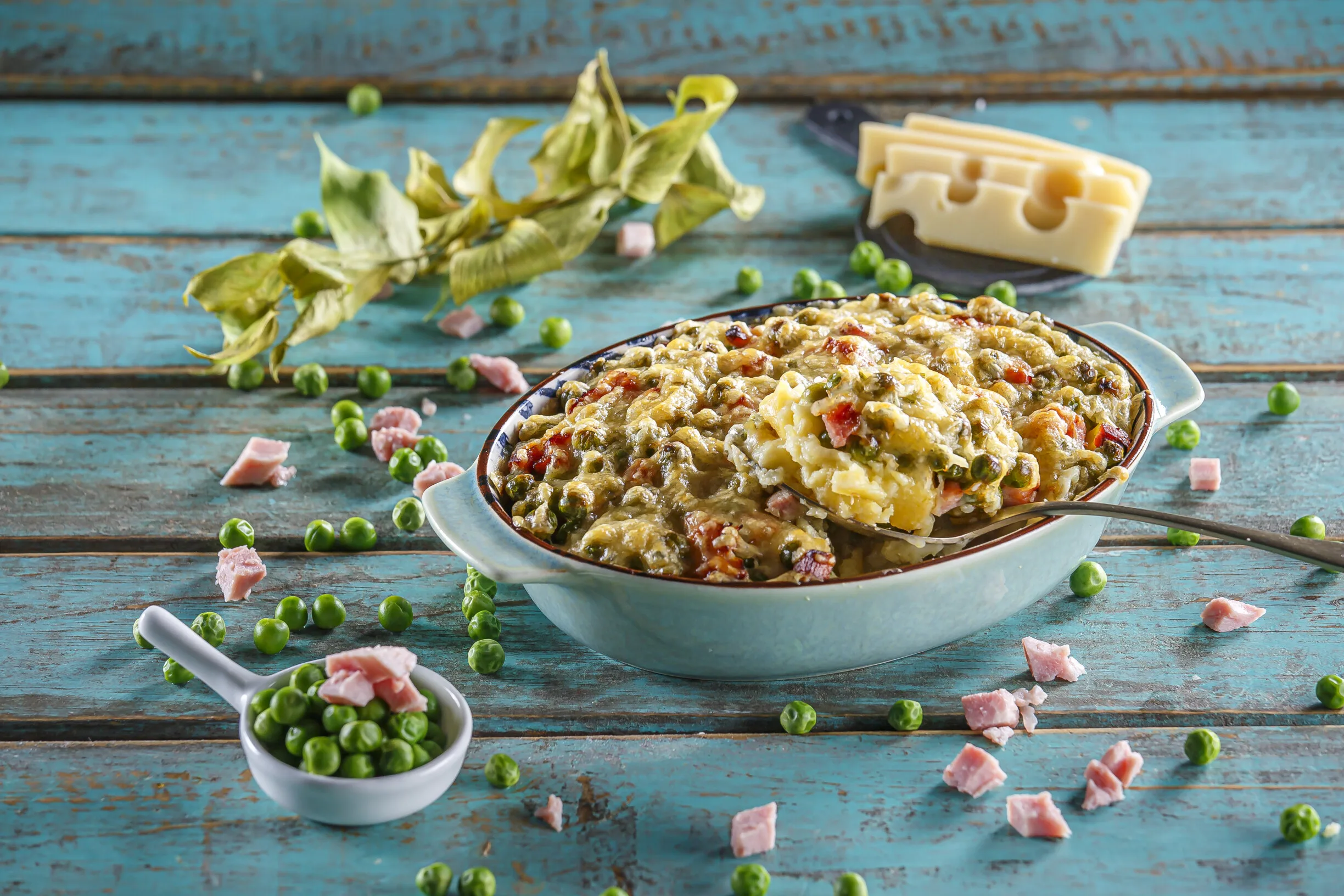 Gnocchi gratinado com ervilhas e fiambre