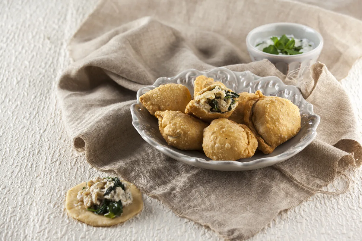 Chamuças de espinafres e requeijão