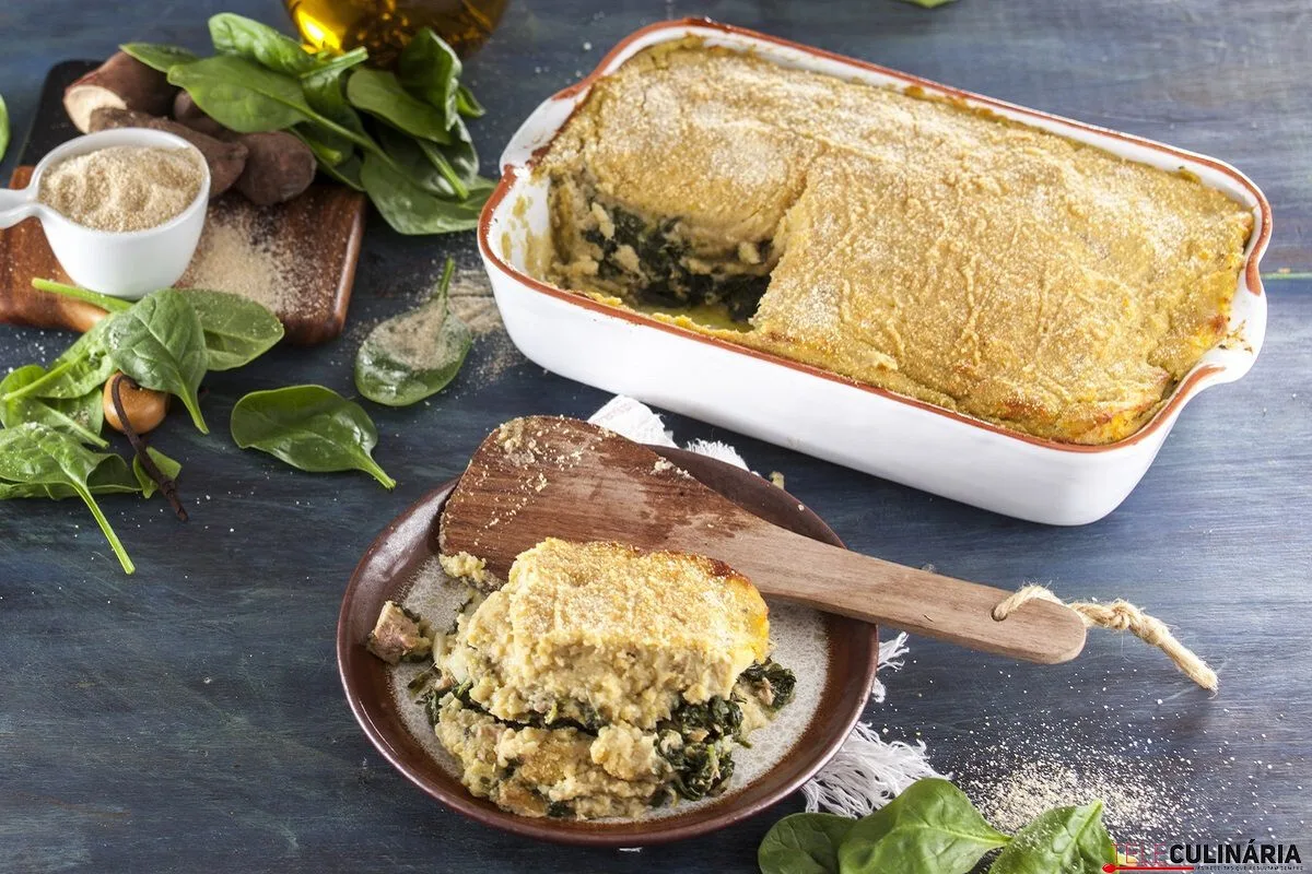 Empadão de atum com batata-doce e espinafres
