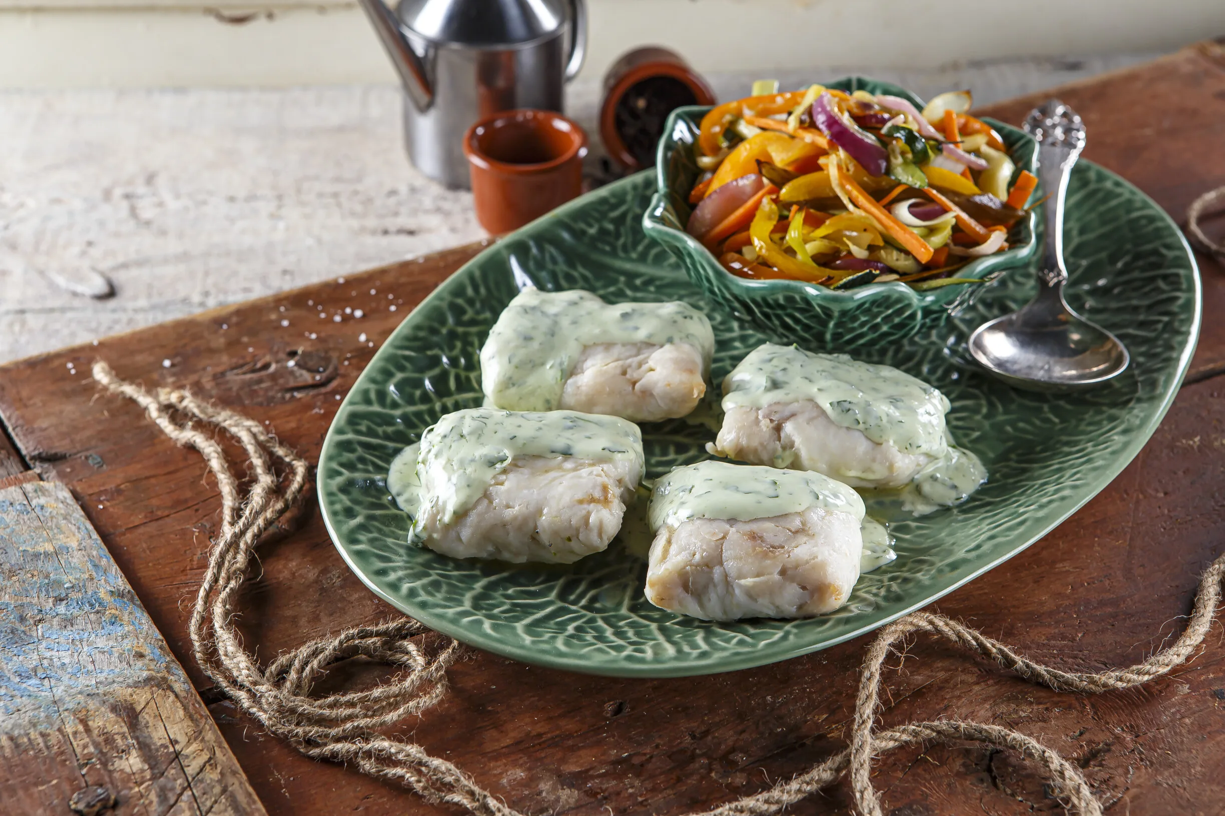 Mimos de pescada com molho de iogurte