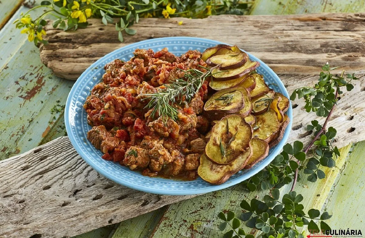 Carne estufada com alecrim
